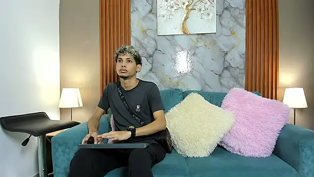 YOUNG_BOYS_HELL's Live XXX Chat