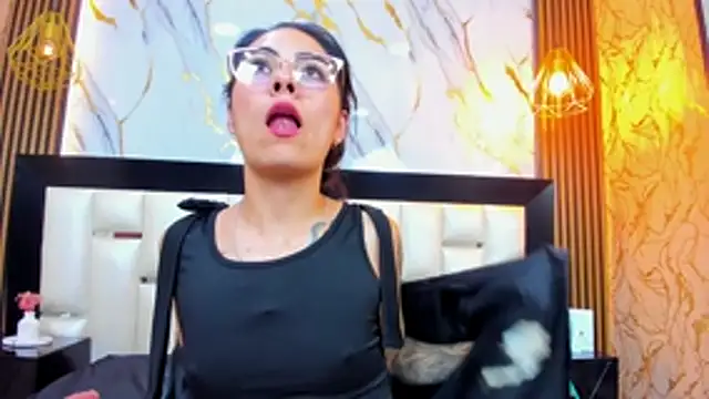 NicoleEsposito Adlı Modelin Canlı XXX Sohbeti