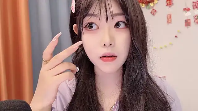 Show modela smalldaisy na web-kameri