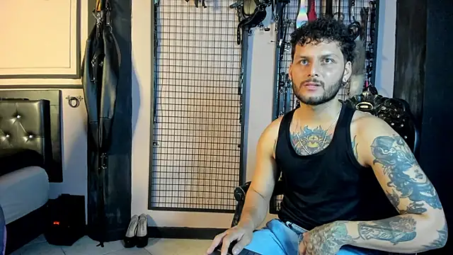 Twisted_Fantasy Adlı Modelin Canlı XXX Sohbeti