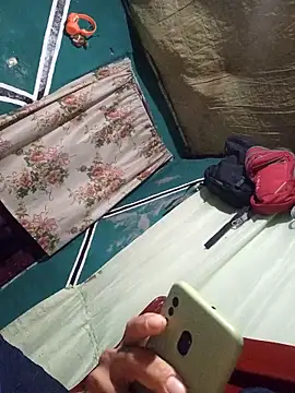 Show modela yisusalejo na web-kameri