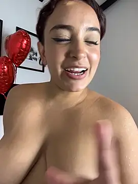 Chat XXX ao vivo de NaughtyNinnaXXX