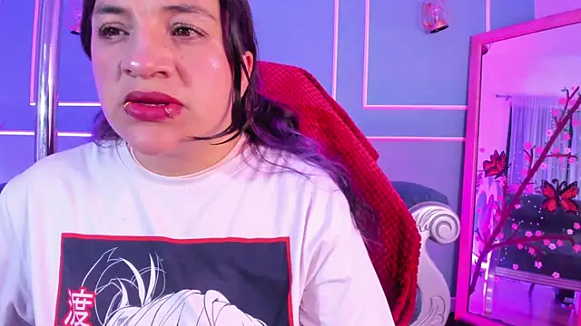 TaraTaylorr: вебкам-шоу