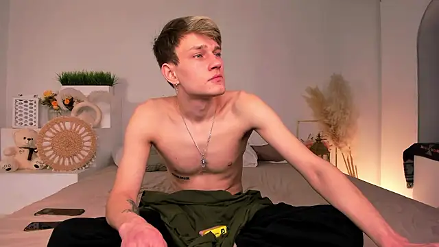 Volan_Starts 即時 XXX 聊天