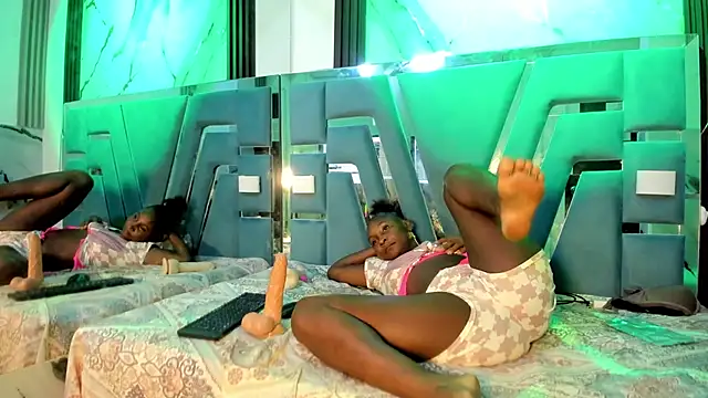 leyla_brown1 live XXX chat