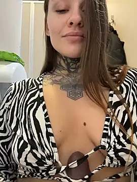 KishaMur Adlı Modelin Canlı XXX Sohbeti