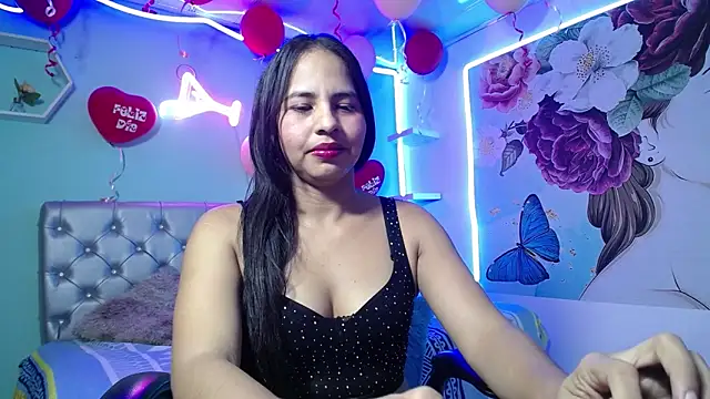 Chat +18 de nicol_ross19 ao vivo