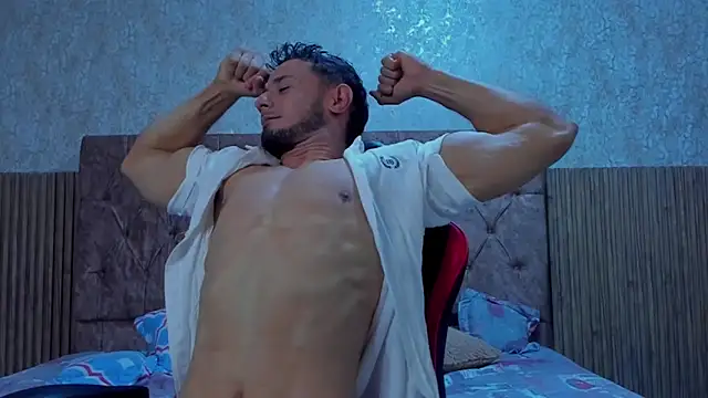 Adonys_Lewis_ élő XXX-chatje