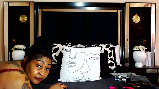 MONSTERTITS44DDD live XXX chat