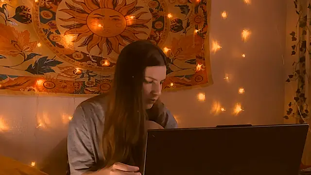 AliceCUNTach Adlı Modelin Canlı XXX Sohbeti