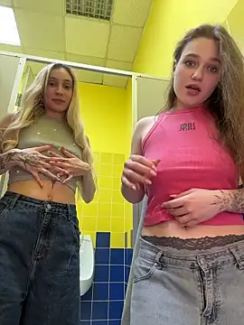 RussianWoman Show in webcam