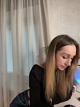 Pertunjukan Kamera Web AnesaKis