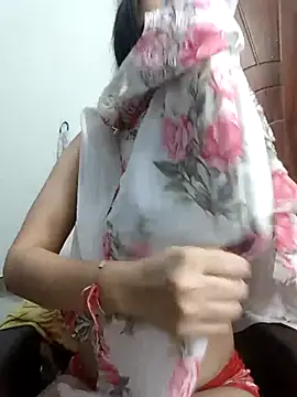 PUNAM456 Adlı Modelin Canlı XXX Sohbeti