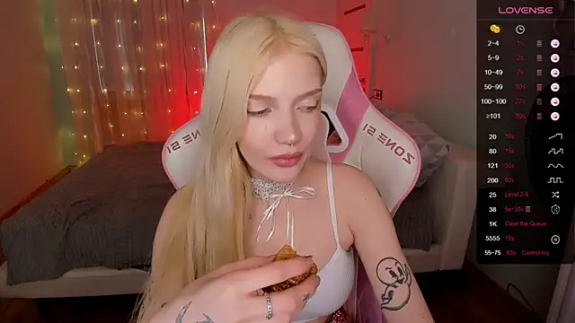 AnyaTaylor_ Show Webcam