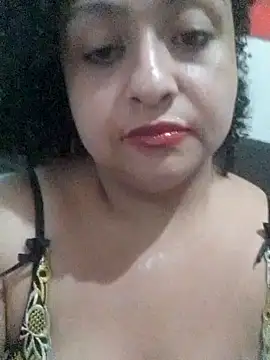 XXX chat uživo modela santaPutaJ