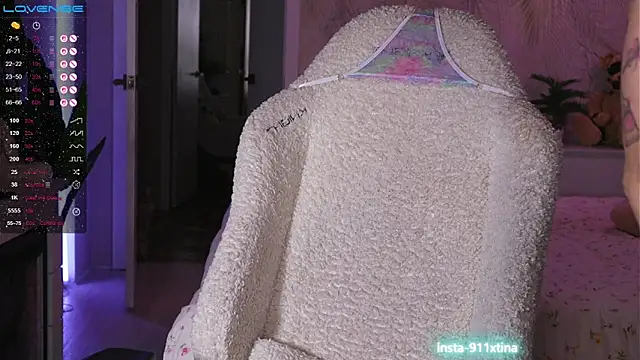 Break-me-Shake-me Live XXX Chat