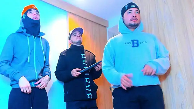 TheBatMansion: вебкам-шоу