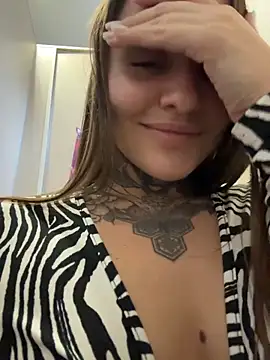 KishaMur élő XXX-chatje