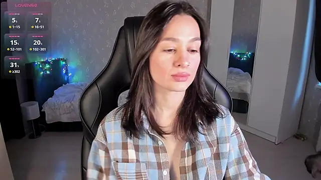 EllaFreshのライブXXXチャット