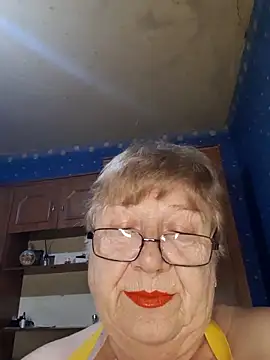 Pertunjukan Kamera Web Lena_Gaby