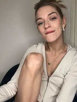 دردشة Bellalolahot الجنسية المباشرة