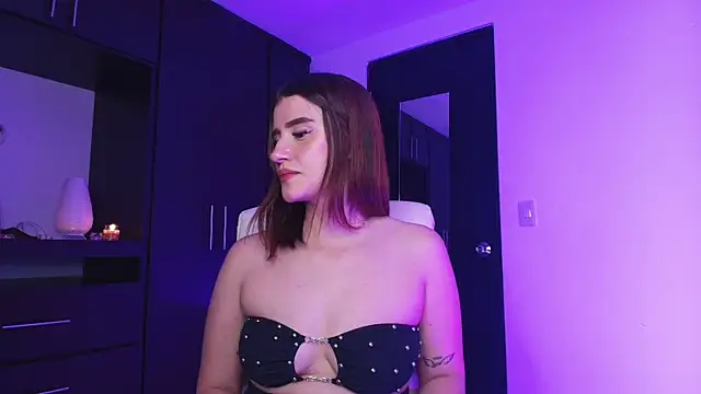 TinaJonnes_ Chat XXX live