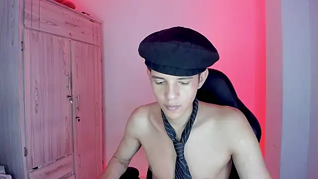 دردشة tylernova الجنسية المباشرة