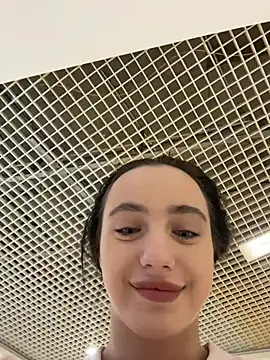 MiaTee 现场XXX聊天