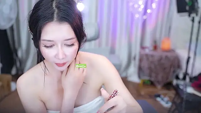 nono_babyy Pertunjukan Webcam