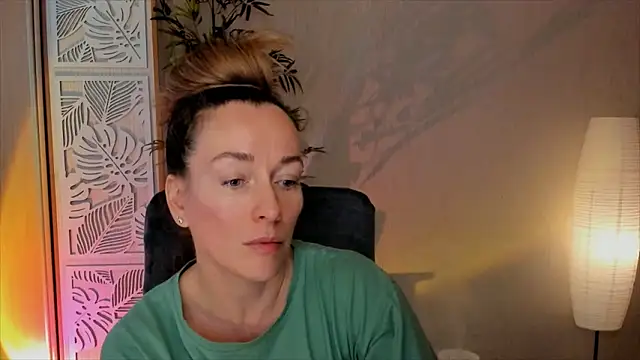 دردشة RebeccaMartinez الجنسية المباشرة