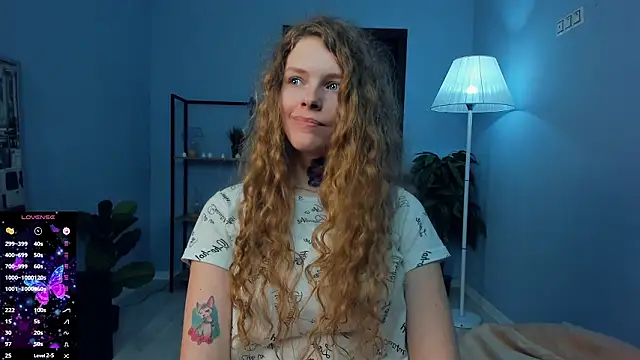 Онлайн чат XXX RayaNenlia