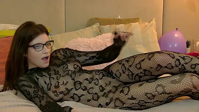 EllieWest live XXX chat