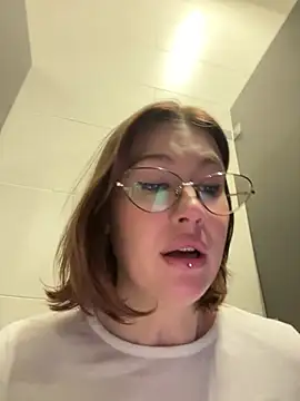 Show modela RinaCat na web-kameri