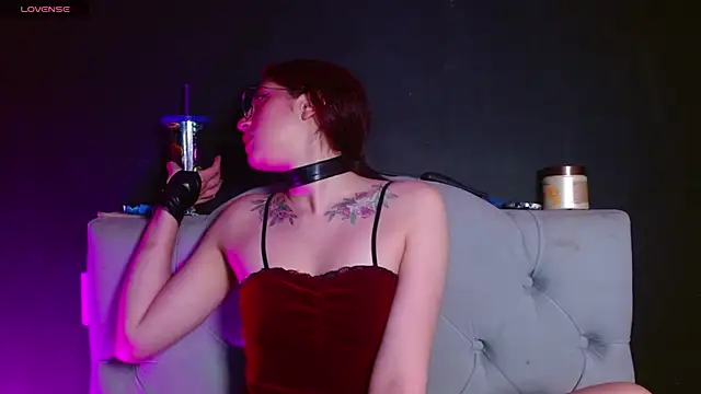 Red-moon1n Live XXX chat