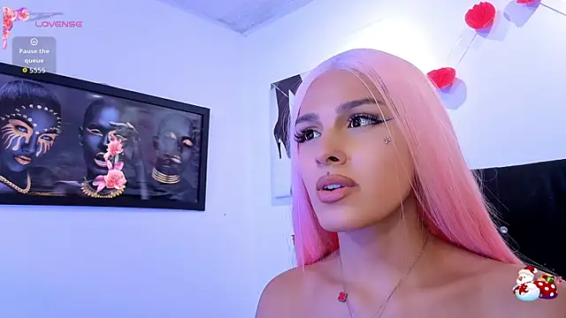 Angel-dragun élő XXX-chatje