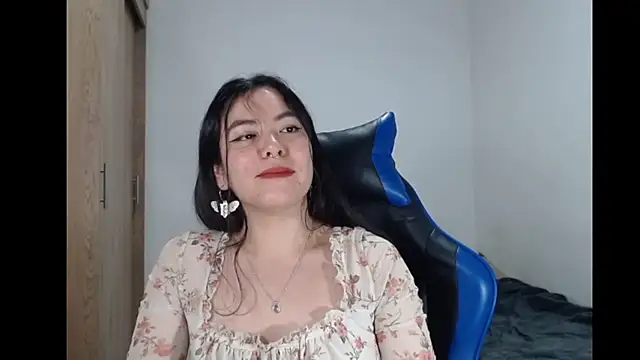 EloiseJun live XXX chat