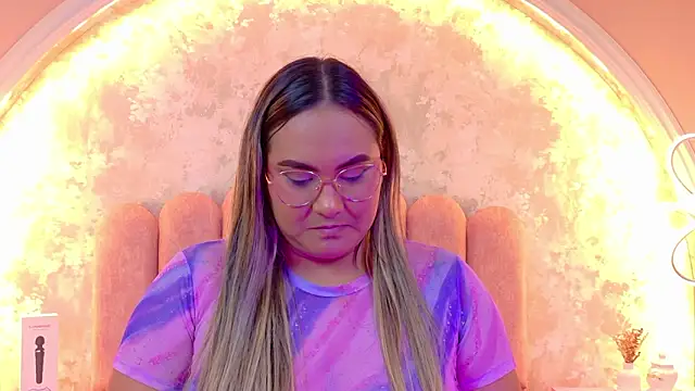 دردشة MiaLaurents الجنسية المباشرة