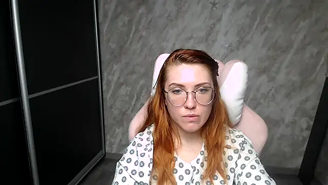 Reginasmilee live XXX chat