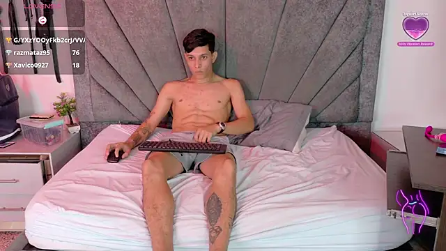 Pertunjukan Kamera Web ZafiroAndFlynn