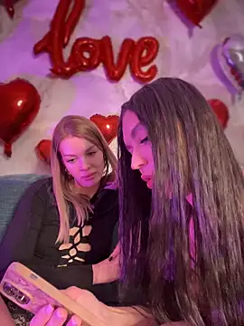 Chat +18 de Emma_Catt ao vivo