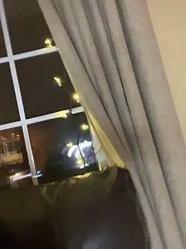 LittleMissEeve: διαδικτυακό σόου στην κάμερα