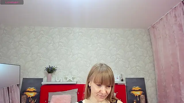 دردشة KattyPeachX الجنسية المباشرة