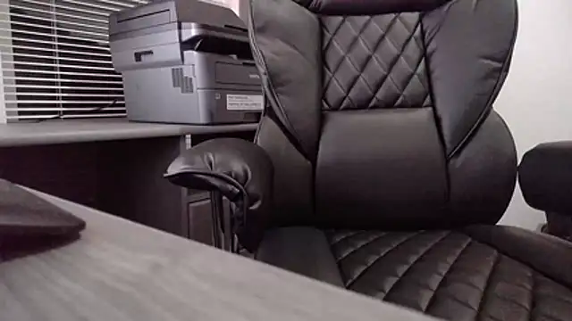 TrevorSteeleのウェブカメラショー