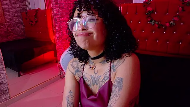 Chatroom XXX en direct de mia_hernnandez