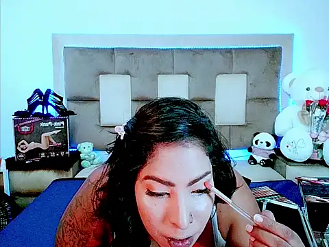 indiantopaz694u's Live XXX Chat