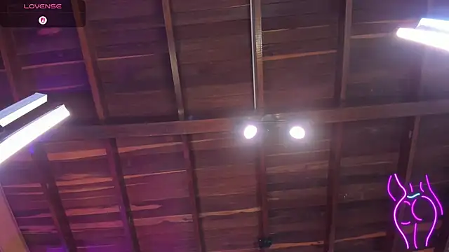 Chat +18 de MiaKay1 ao vivo