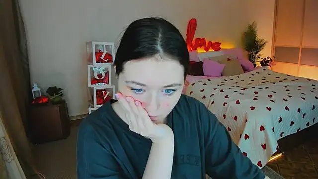 AlluringLookkのウェブカメラショー