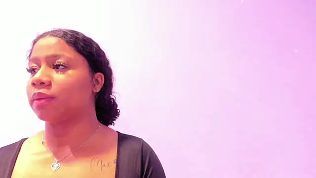 Sofi_Fox_ élő XXX-chatje