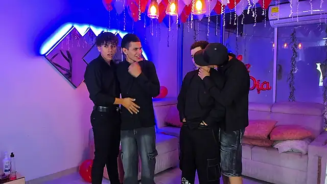 Houseofwarrios' Live XXX Chat