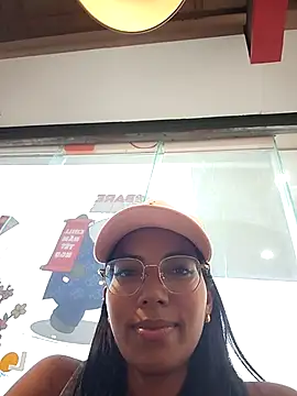 Chatroom XXX en direct de SheenaBrooke